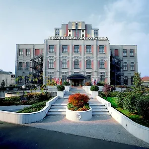 Otel Starhotels Business Palace Milano