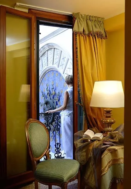Best Windows Venedig